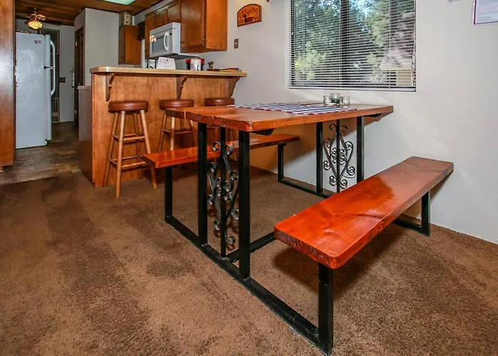 Cedar Pines - Mountain Home In A Tree Filled Neighborhood With Wifi