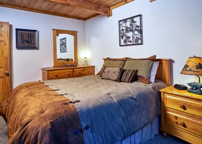Hot Tub & Deck: Big Bear City Cabin Near Skiing