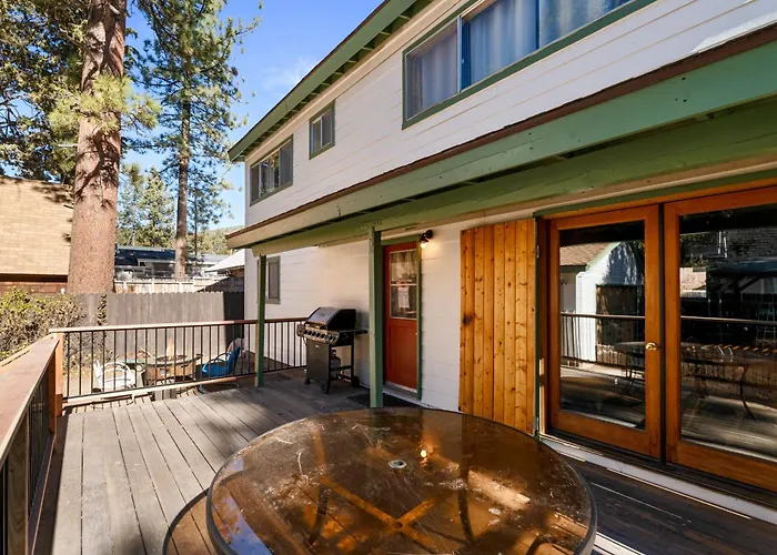 Knotty Hideaway - The Perfect Big Bear Experience!